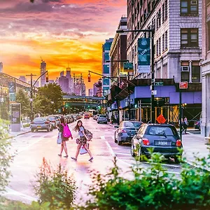 Hostel Q4 And New York